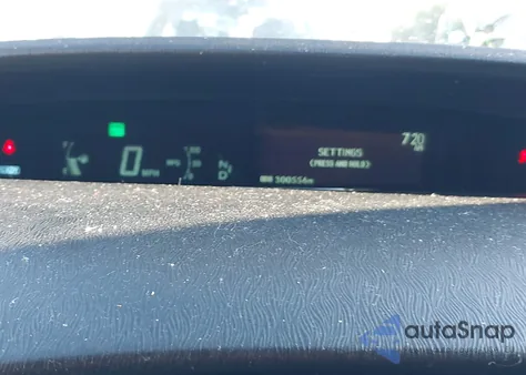 2011 Toyota Prius Two z USA, uszkodzony, nr VIN JTDKN3DU8B5304112